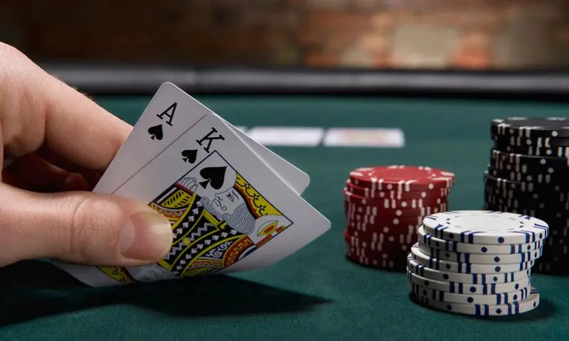 Tìm hiểu ý nghĩa của quân bài tẩy trong poker